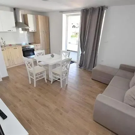 By The Sea - 18779 Apartamento