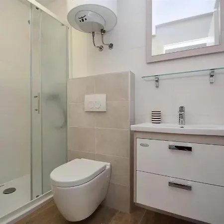 By The Sea - 18779 Apartamento