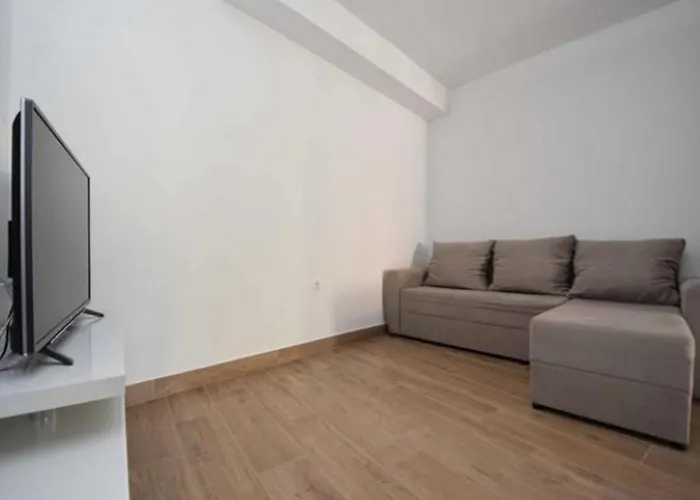 By The Sea - 18779 Daire Murter